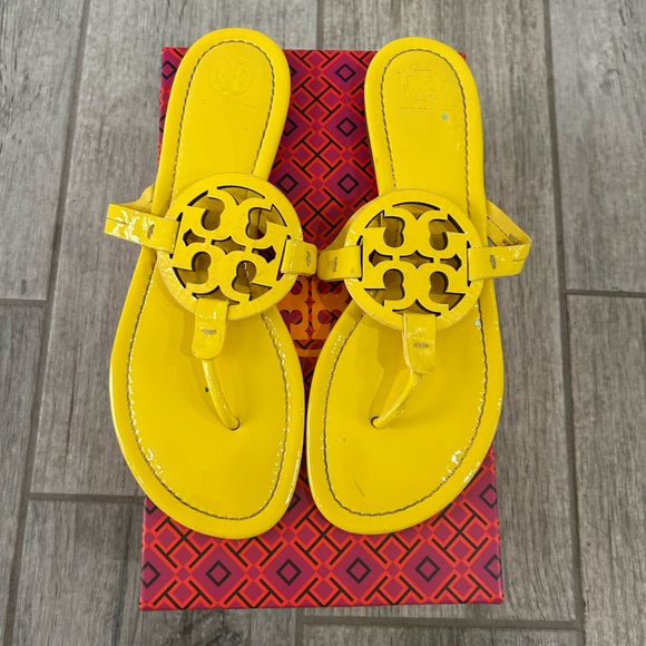 🐝Authentic Tory Burch Miller Sandals & Box Sz10 Patent Yellow💛 - Picture 3 of 6